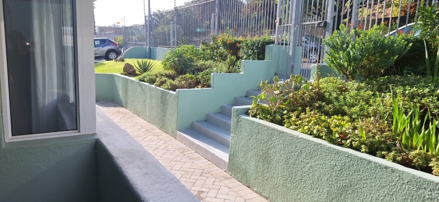 To Let 1 Bedroom Property for Rent in Vredehoek Western Cape